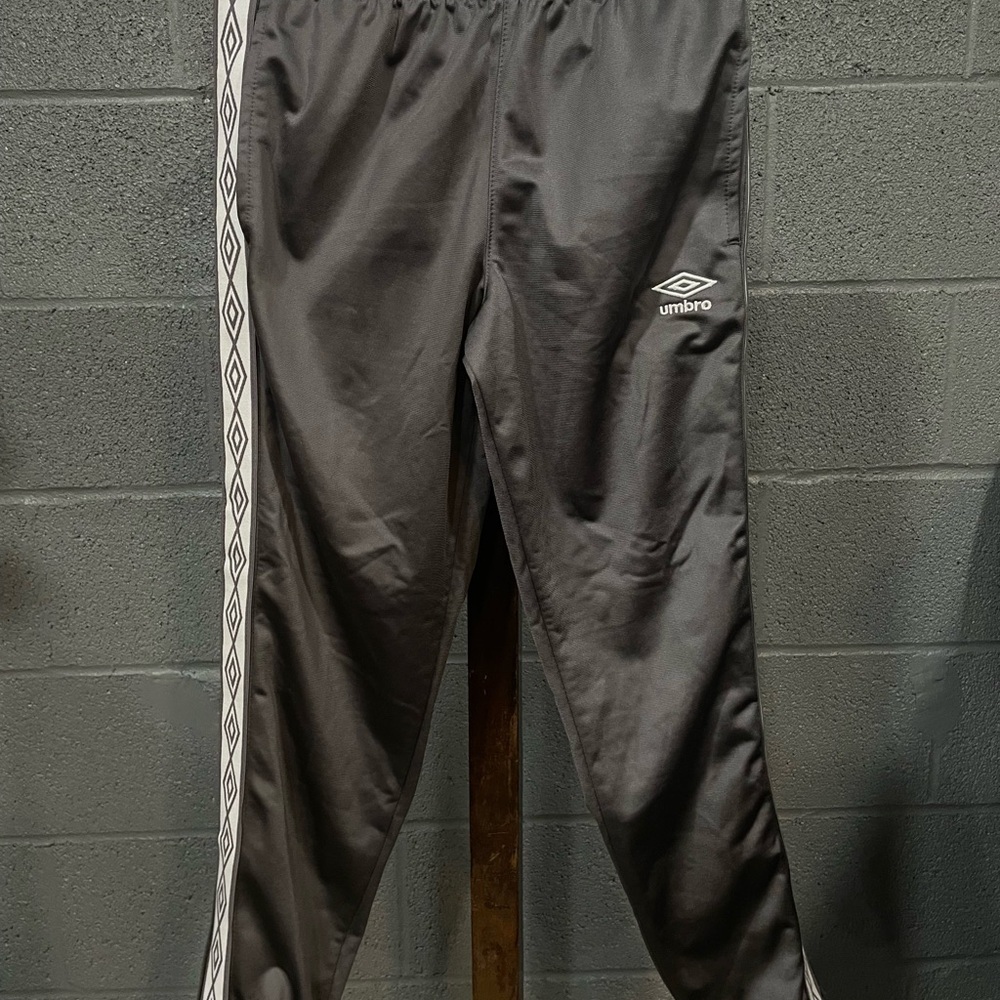 Umbro Charcoal Pants with Geometric White Stripe